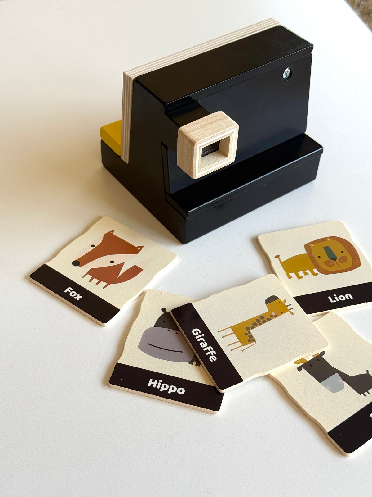 Wooden pretend play camera toy with animal flashcards