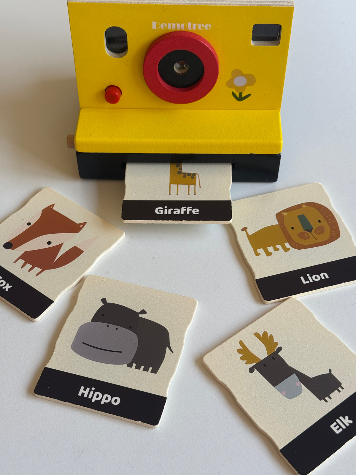 Wooden pretend play camera toy with animal flashcards